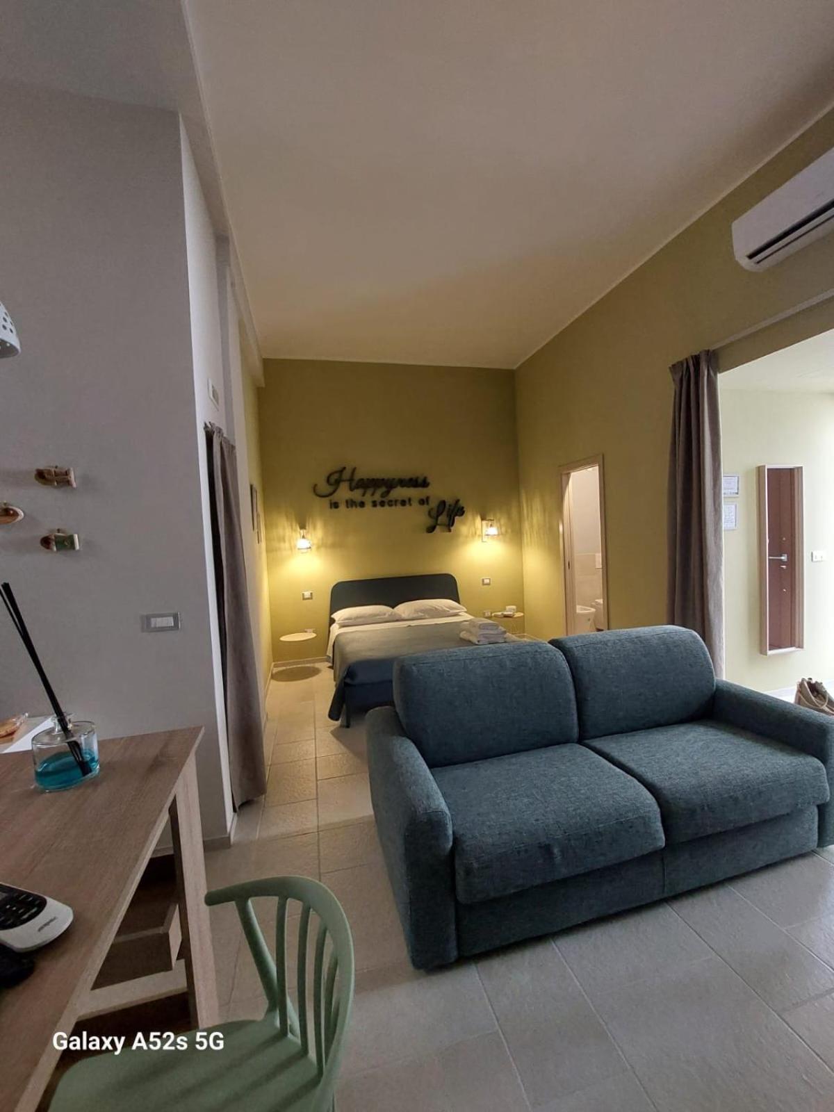 Appartement Happynesshouse_Locazione Turistica à Trani Extérieur photo