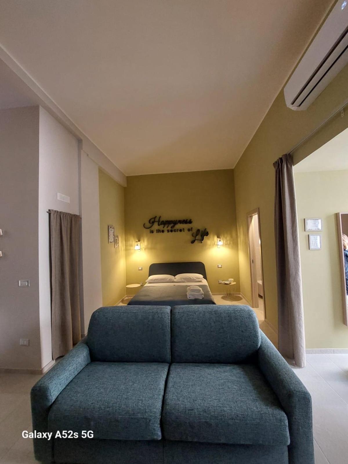 Appartement Happynesshouse_Locazione Turistica à Trani Extérieur photo